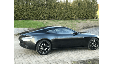 Aston Martin DB11